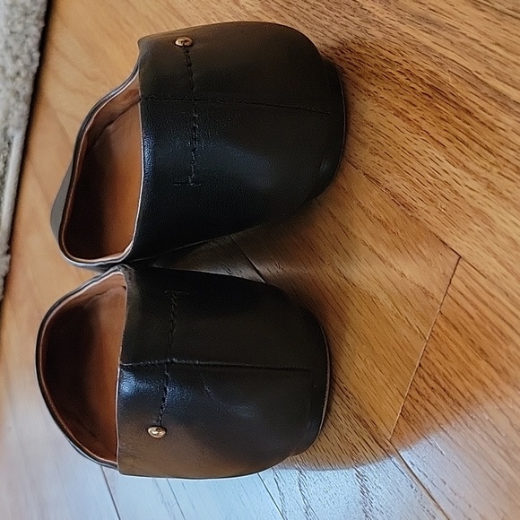 Aldo Black Pointy Flats - Picture 6 of 8